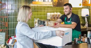 Starbucks, Hope Food y weSAVEeat contra el despilfarro de alimentos frescos