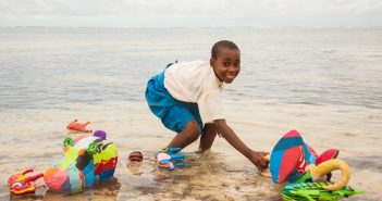 Chanclas recicladas y eco-solidarias Gioseppo