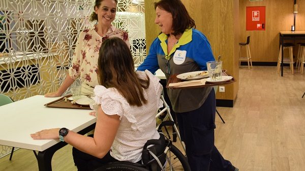 ILUNION ayuda a la plantilla con gran discapacidad en las necesidades personales en el trabajo