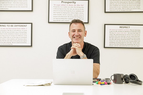 "Es ciertamente posible descansar 3 días y trabajar 4" Gary Mullan, Director General de Prosperity Digital