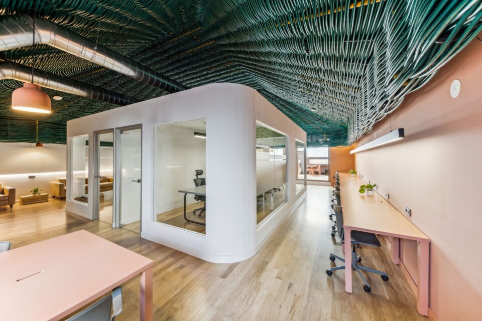 Los espacios de coworking ofrecen un entorno “apetecible”, cómodo y atractivo para los usuarios. En la imagen, el espacio Impact Hub Piamonte, recientemente renovado.
