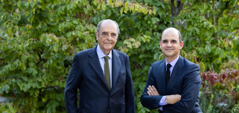 Juan March de la Lastra sustituye a Carlos March Delgado, tras cumplir 80 años de edad, en la presidencia de CF Alba